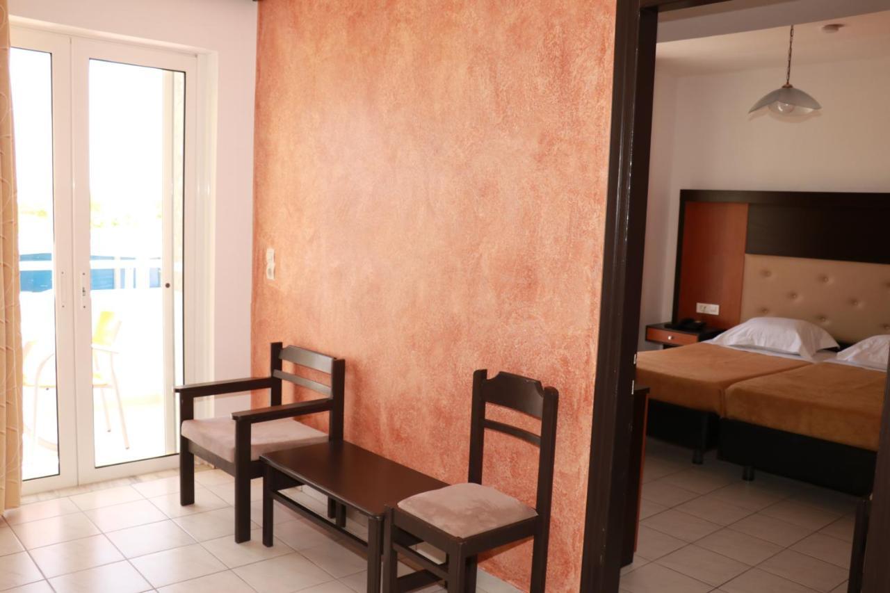 Corali Hotel Тігакі Екстер'єр фото
