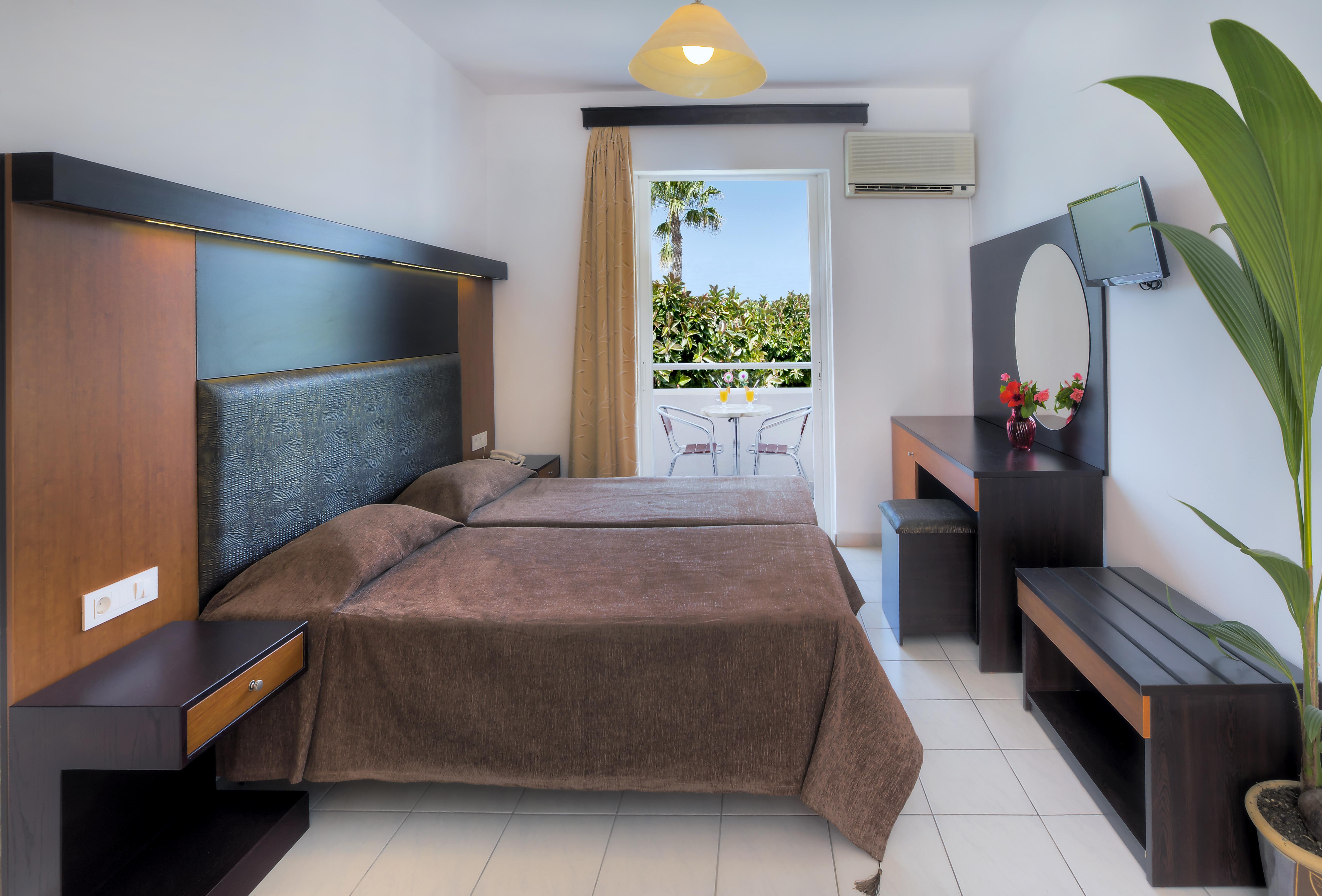 Corali Hotel Тігакі Екстер'єр фото