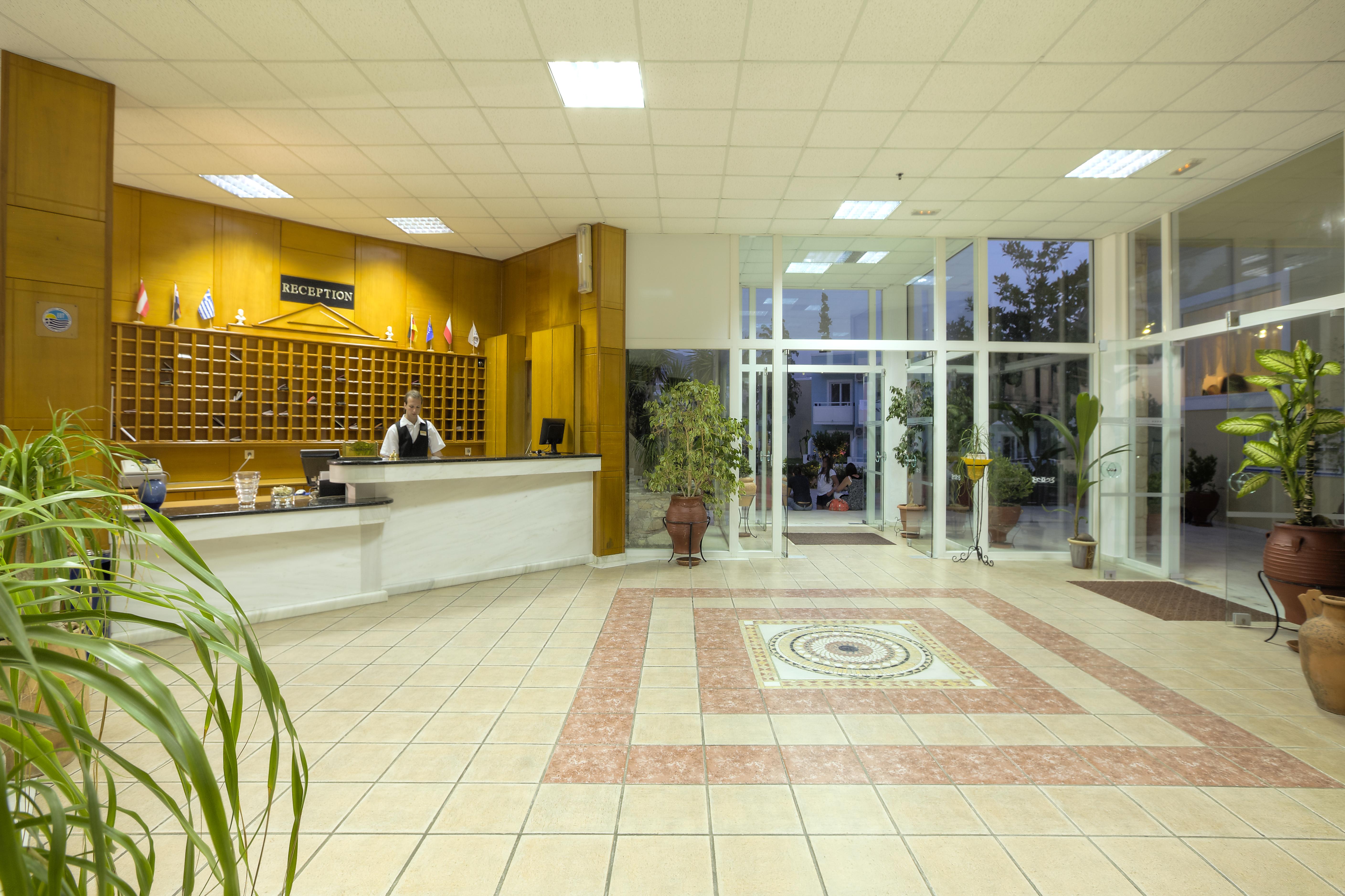 Corali Hotel Тігакі Екстер'єр фото