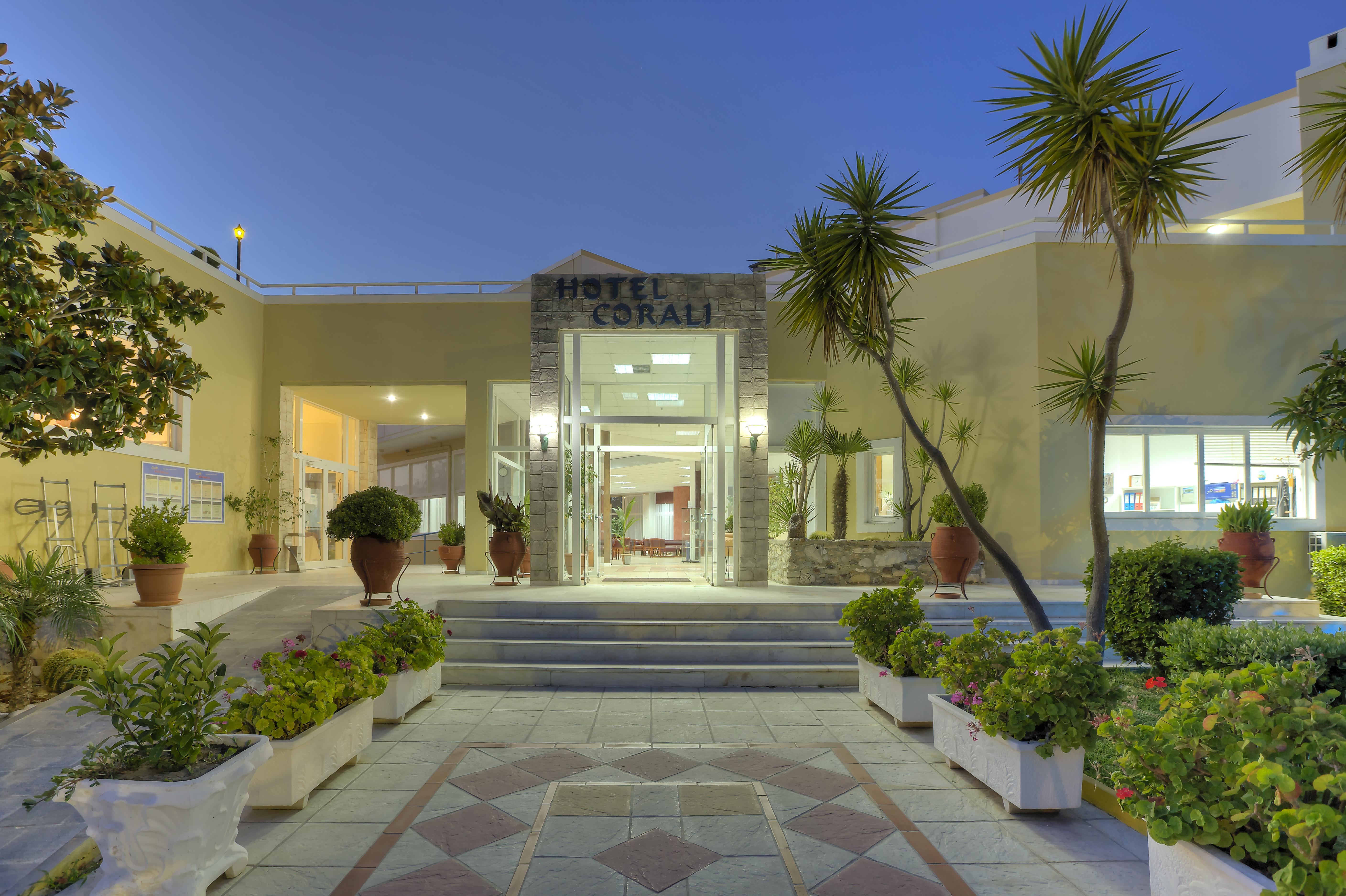 Corali Hotel Тігакі Екстер'єр фото