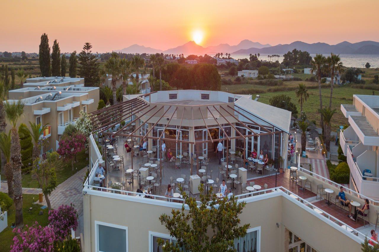 Corali Hotel Тігакі Екстер'єр фото