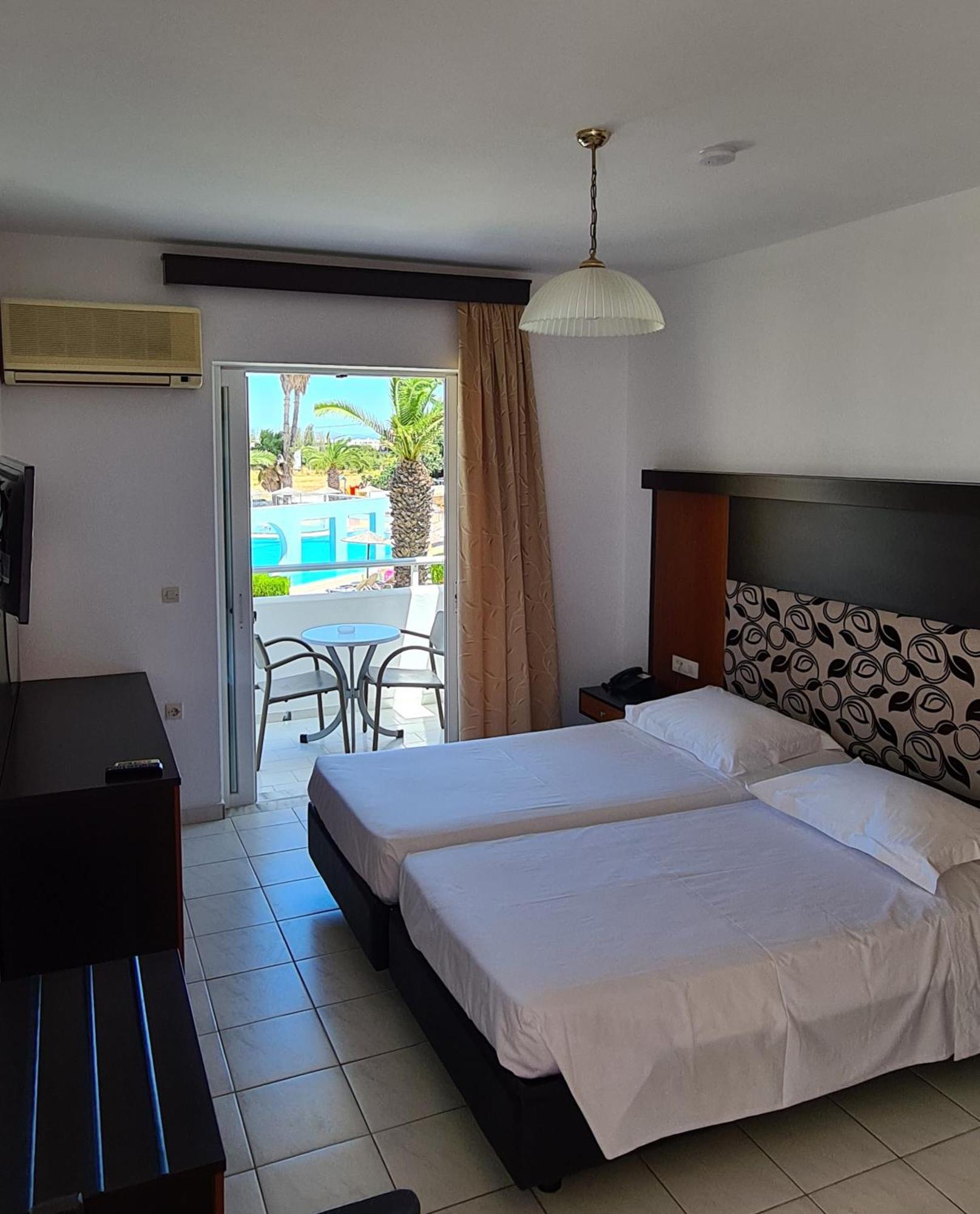 Corali Hotel Тігакі Екстер'єр фото
