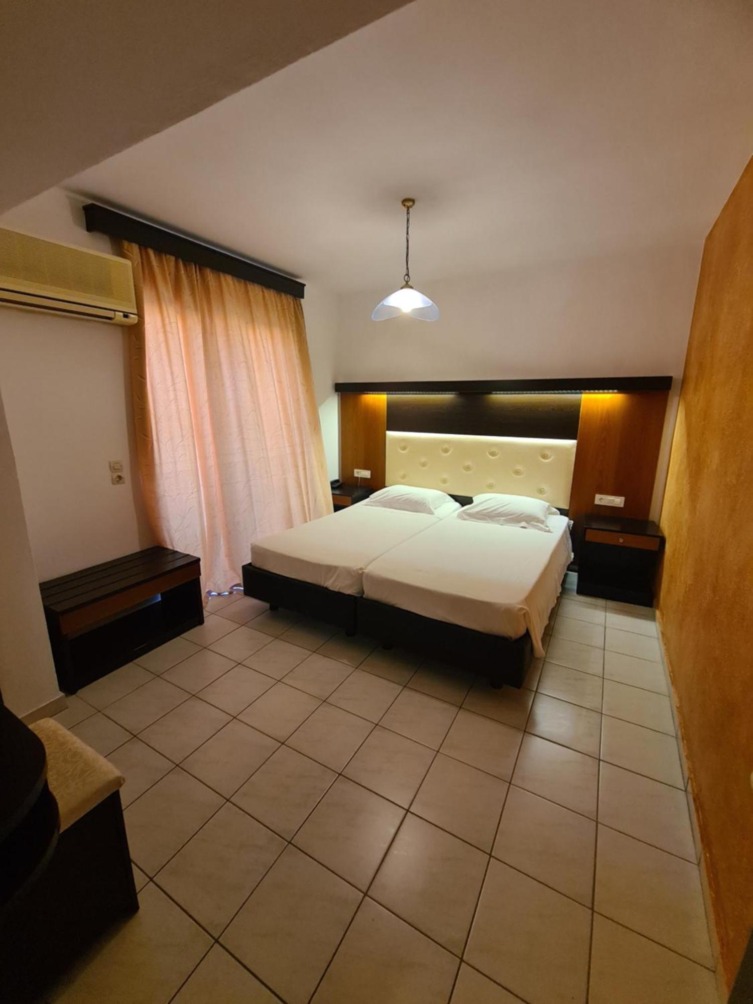 Corali Hotel Тігакі Екстер'єр фото