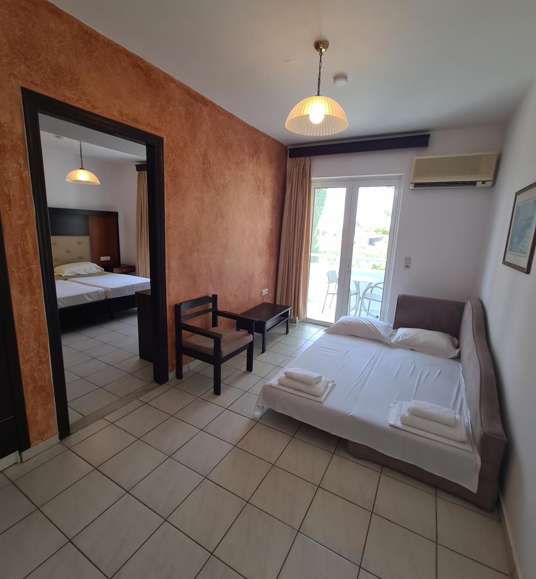 Corali Hotel Тігакі Екстер'єр фото