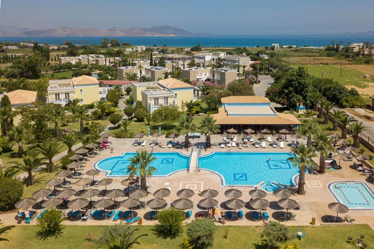 Corali Hotel Тігакі Екстер'єр фото